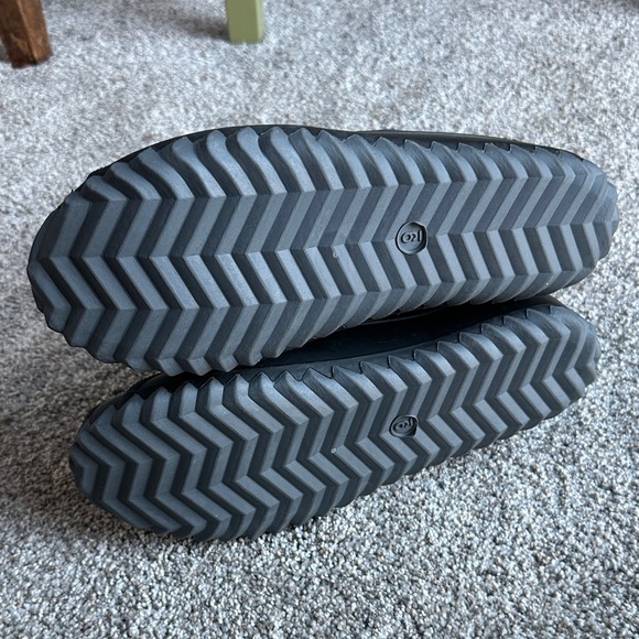 Merona Black and Blue Winter Boots - Picture 4 of 6